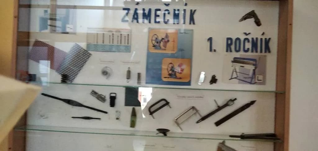 Fotografie z článku: Scholaris + Exkurze deváťáků na SŠT a SŠGS