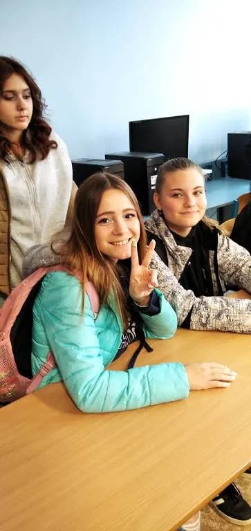 Fotografie z článku: Scholaris + Exkurze deváťáků na SŠT a SŠGS