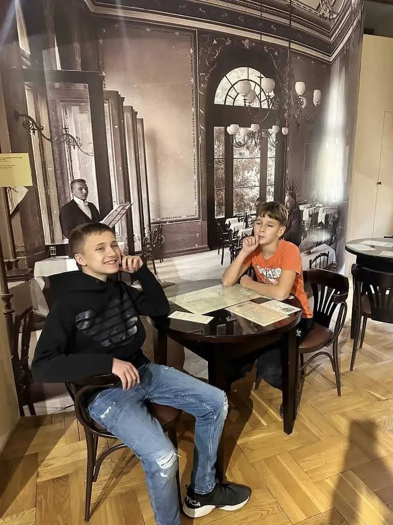 Fotografie z článku: Středověký komiks- páťáci v Olomouci na výstavě