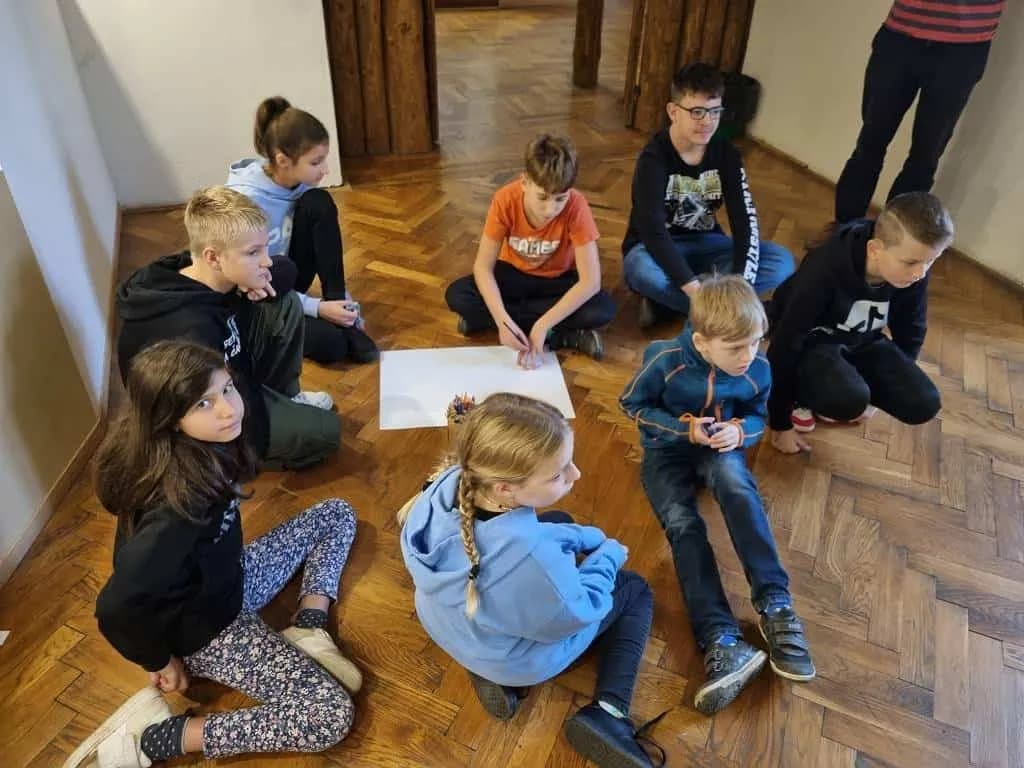 Fotografie z článku: Středověký komiks- páťáci v Olomouci na výstavě