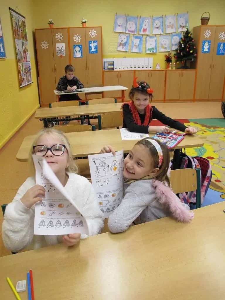 Fotografie z článku: Den se svatým Mikulášem, čertem a andělem v I. B