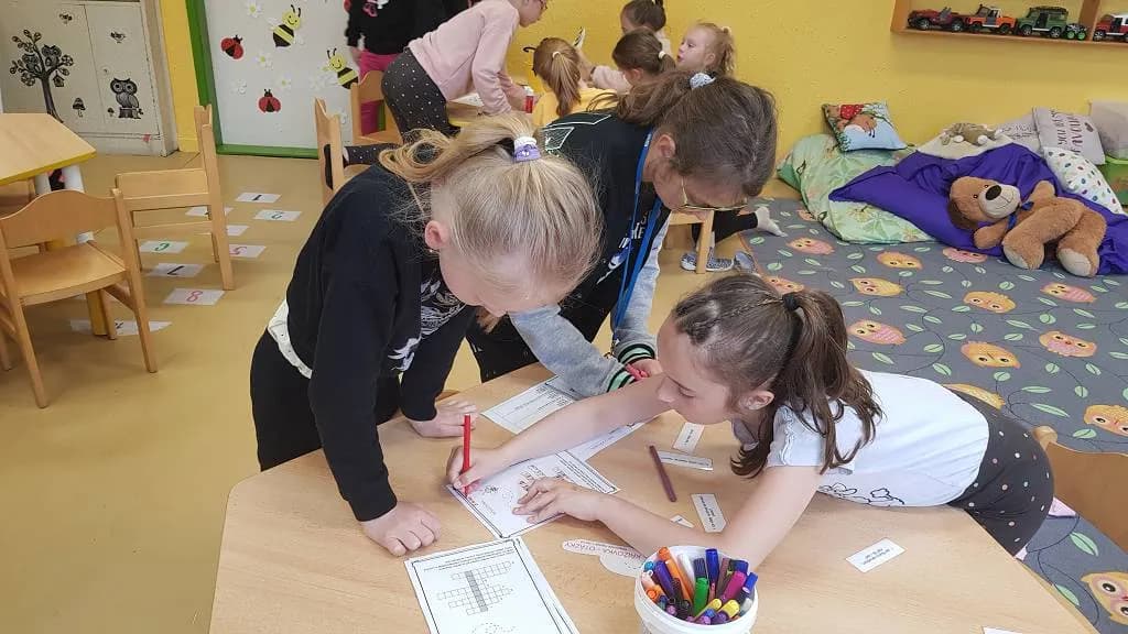 Fotografie z článku: Den včelstva u Soviček a Veverek v ŠD