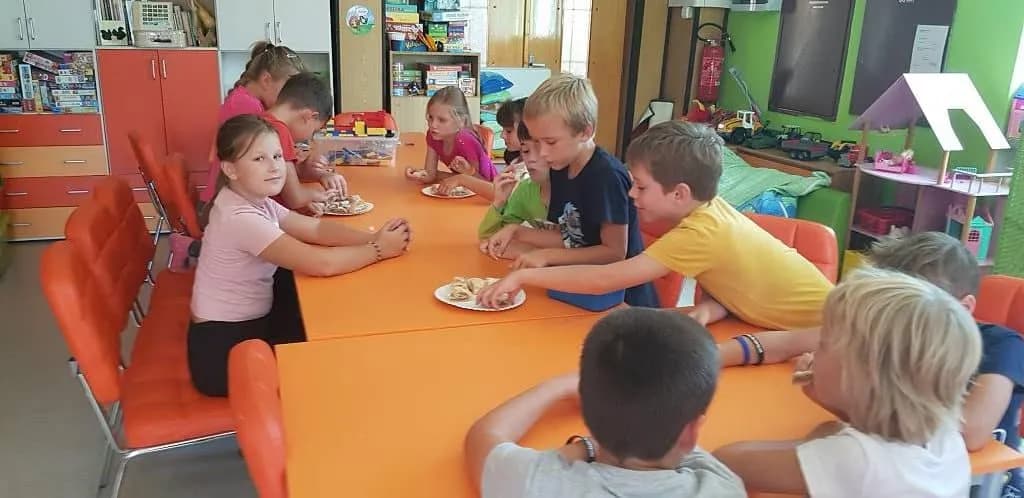 Fotografie z článku: Podzim v zahradách, polích a lesích - Veverky ŠD