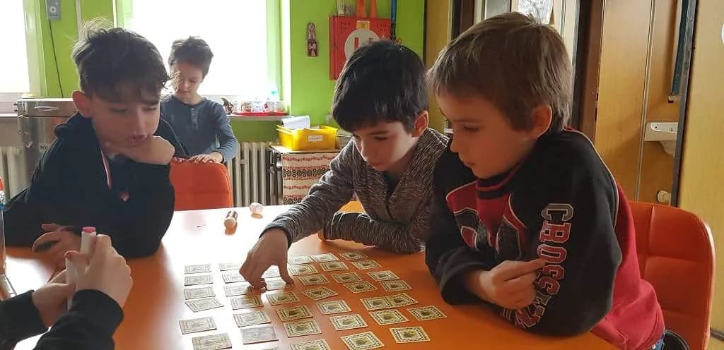 Fotografie z článku: Soutěž v pexesu u Veverek