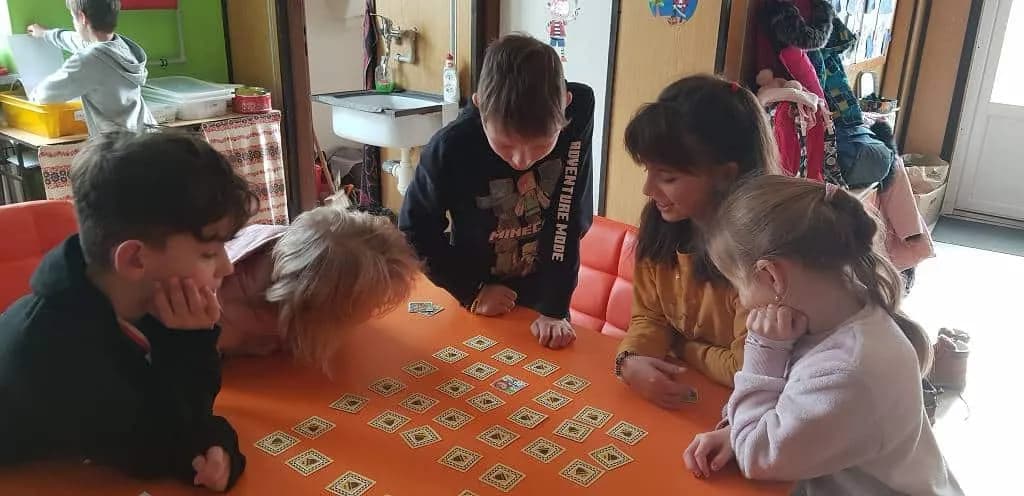 Fotografie z článku: Soutěž v pexesu u Veverek