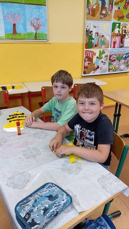 Fotografie z článku: Projekt Včely ve II. B