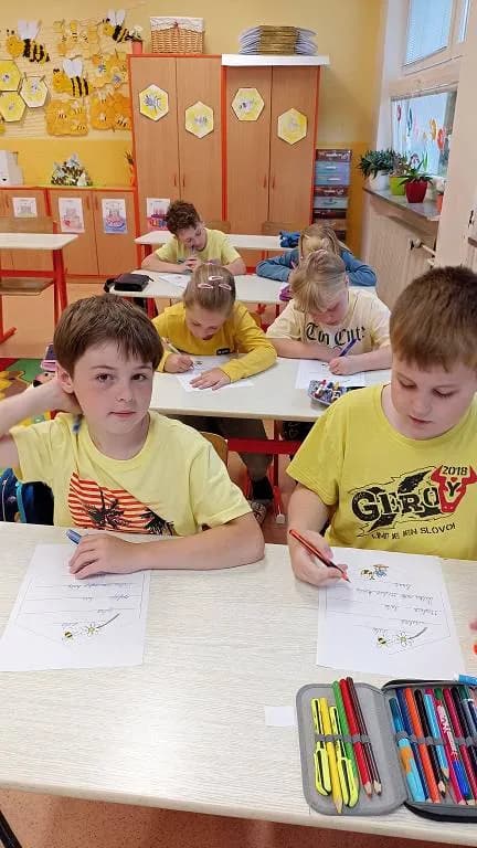 Fotografie z článku: Projekt Včely ve II. B