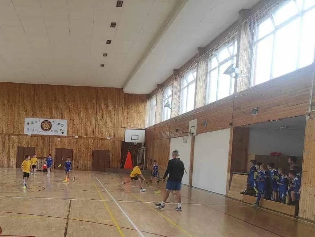 Fotografie z článku: Florbalový turnaj O pohár starosty obce Troubky