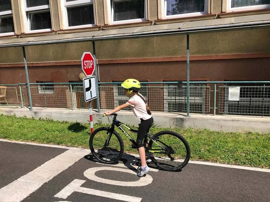 Fotografie z článku: Dopravní výchova s druháky
