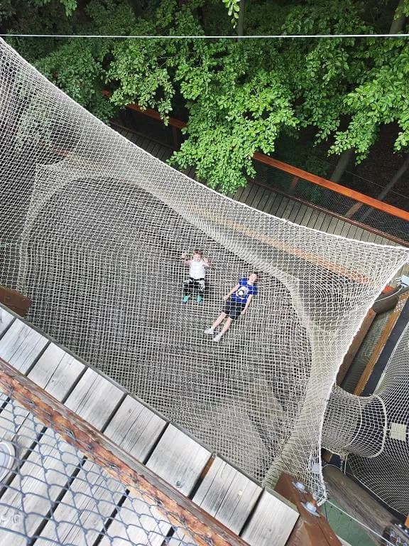 Fotografie z článku: Výlet VI. B do Rožnova p. R.