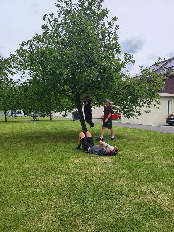 Fotografie z článku: Výlet VI. B do Rožnova p. R.