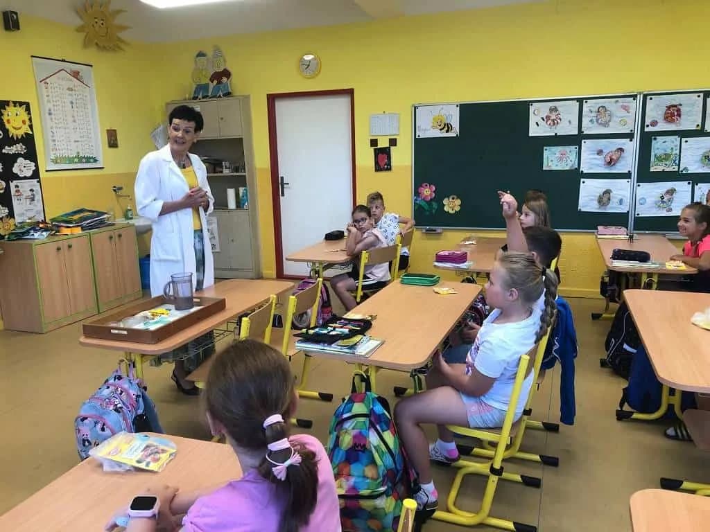 Fotografie z článku: Chemie ve II. A