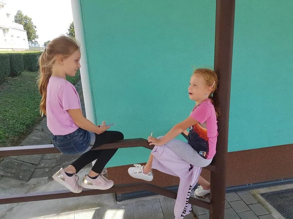 Fotografie z článku: Jsme kamarádi (den plný her)