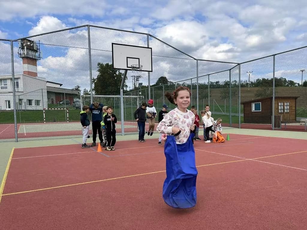 Fotografie z článku: Česko zpívá koledy - společné zpívání ve ŠD