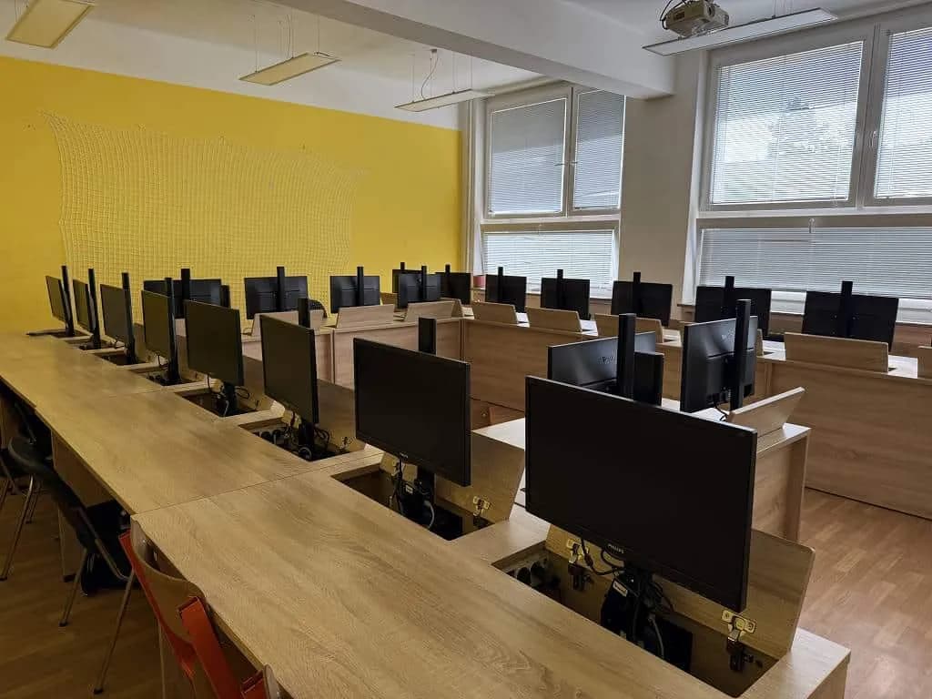 V. A v Pevnosti poznání