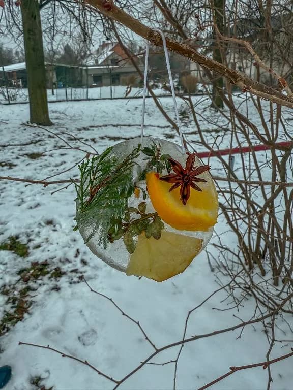 Ledové ozdoby ve školní družině❄️