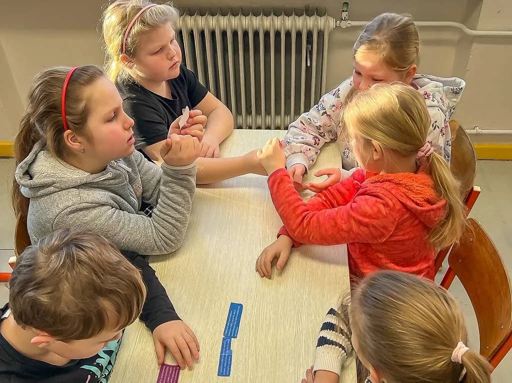 Fotografie z článku: Jsi online I.