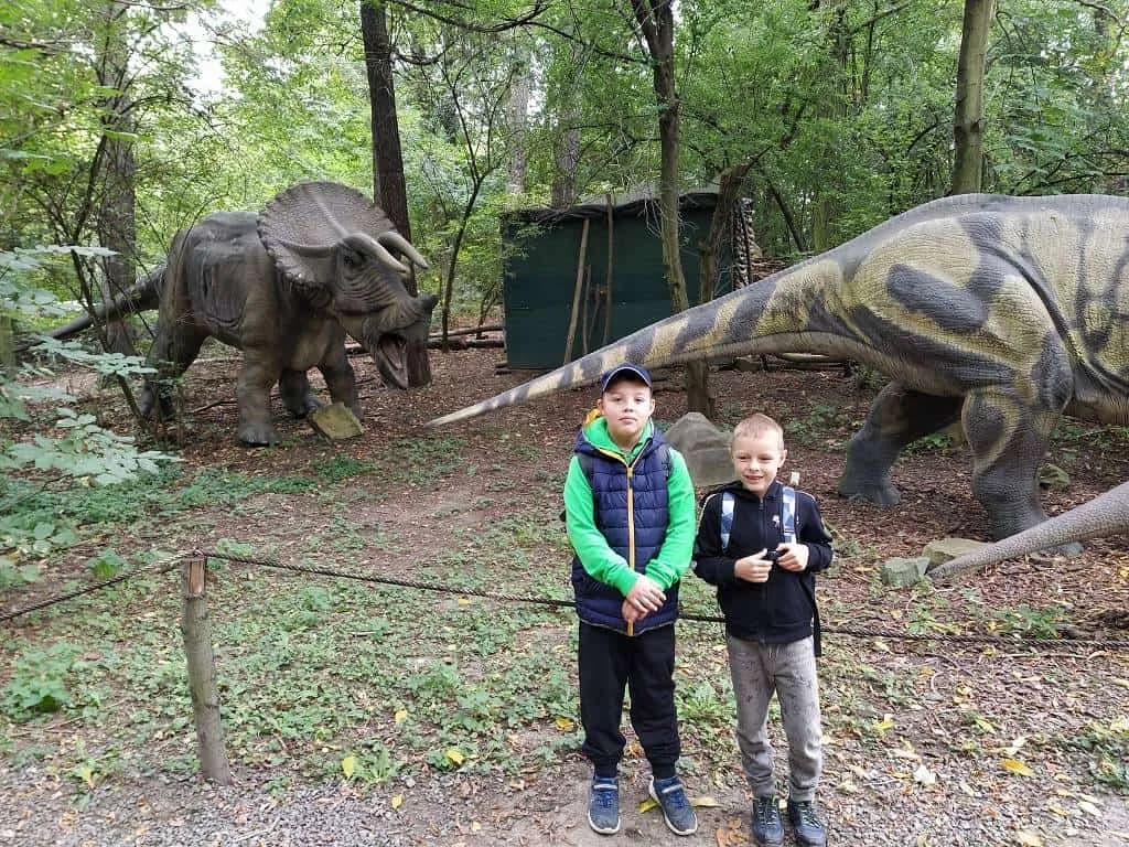 Fotografie z článku: 1.-3. třída v Dinoparku ve Vyškově