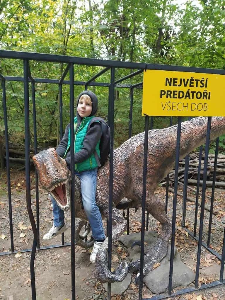 Fotografie z článku: 1.-3. třída v Dinoparku ve Vyškově