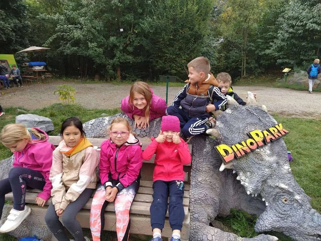 Fotografie z článku: 1.-3. třída v Dinoparku ve Vyškově