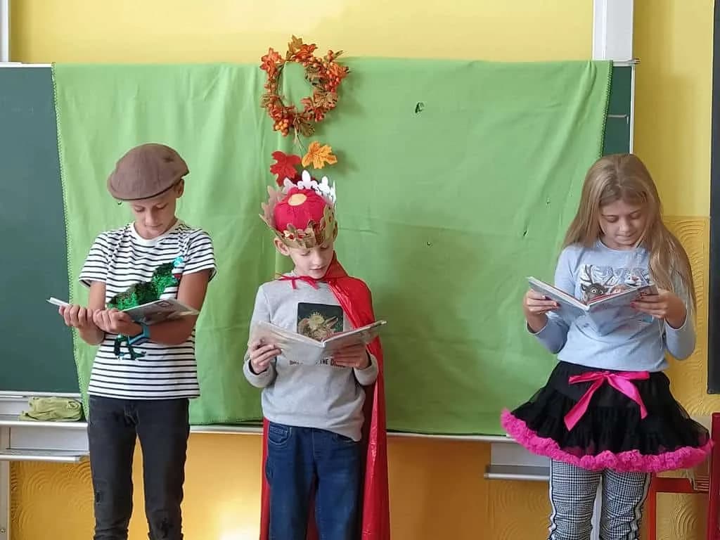 Fotografie z článku: Scénické čtení ve III.A