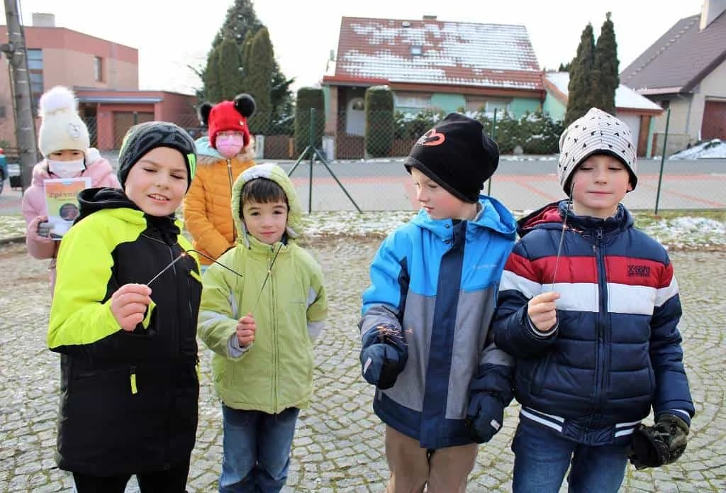 Fotografie z článku: Česko zpívá koledy - společné zpívání ve ŠD