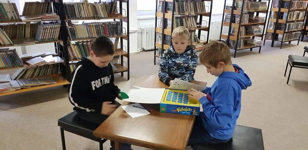 Fotografie z článku: Deskohraní v knihovně - Veverky