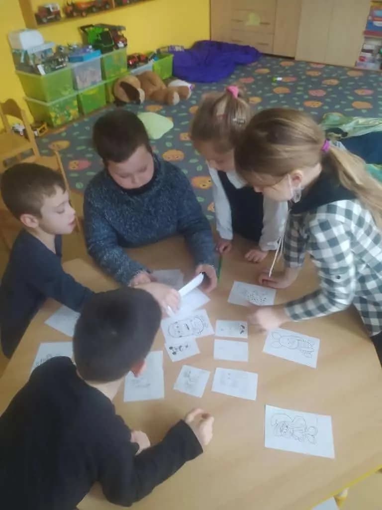 Fotografie z článku: Z pohádky do pohádky - ŠD Sovičky a Veverky