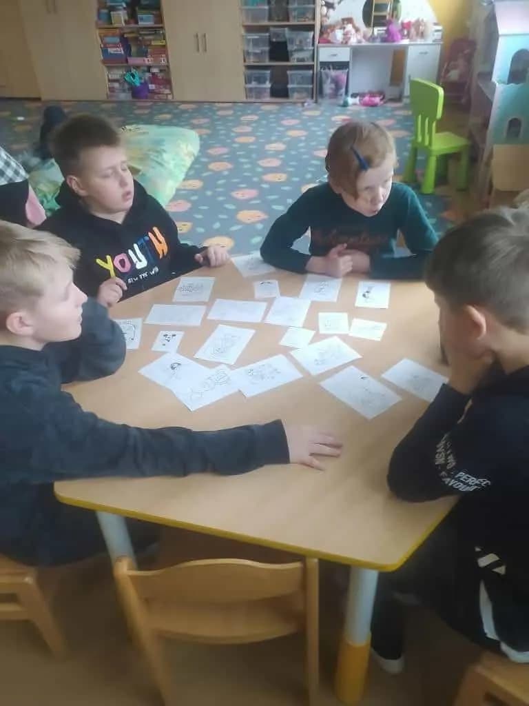 Fotografie z článku: Z pohádky do pohádky - ŠD Sovičky a Veverky