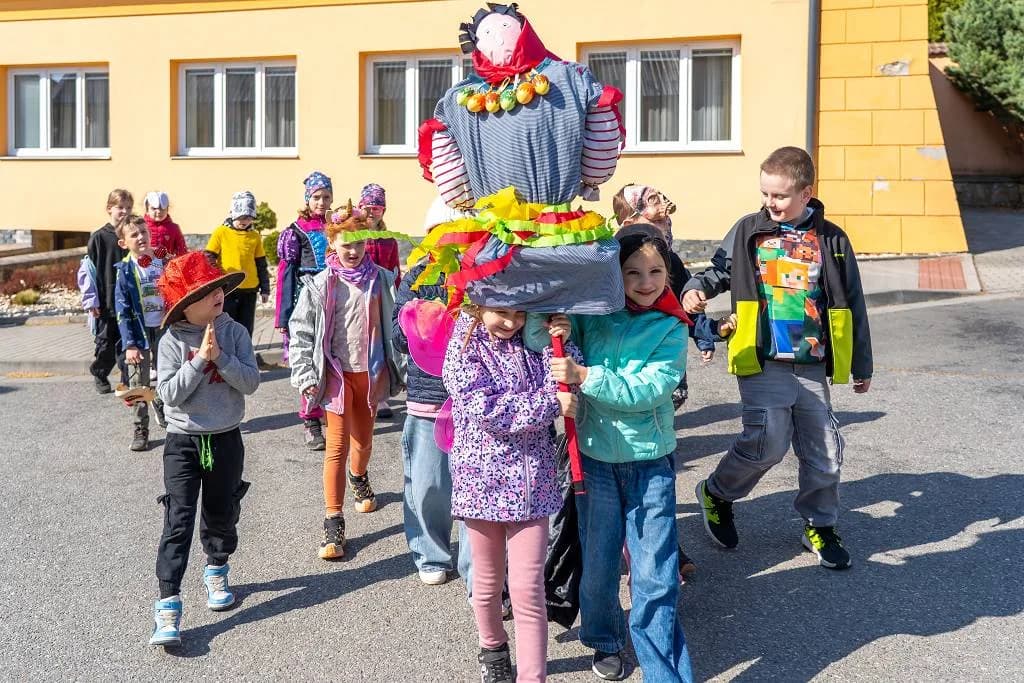 Fotografie z článku: Veselé masky vítají jaro