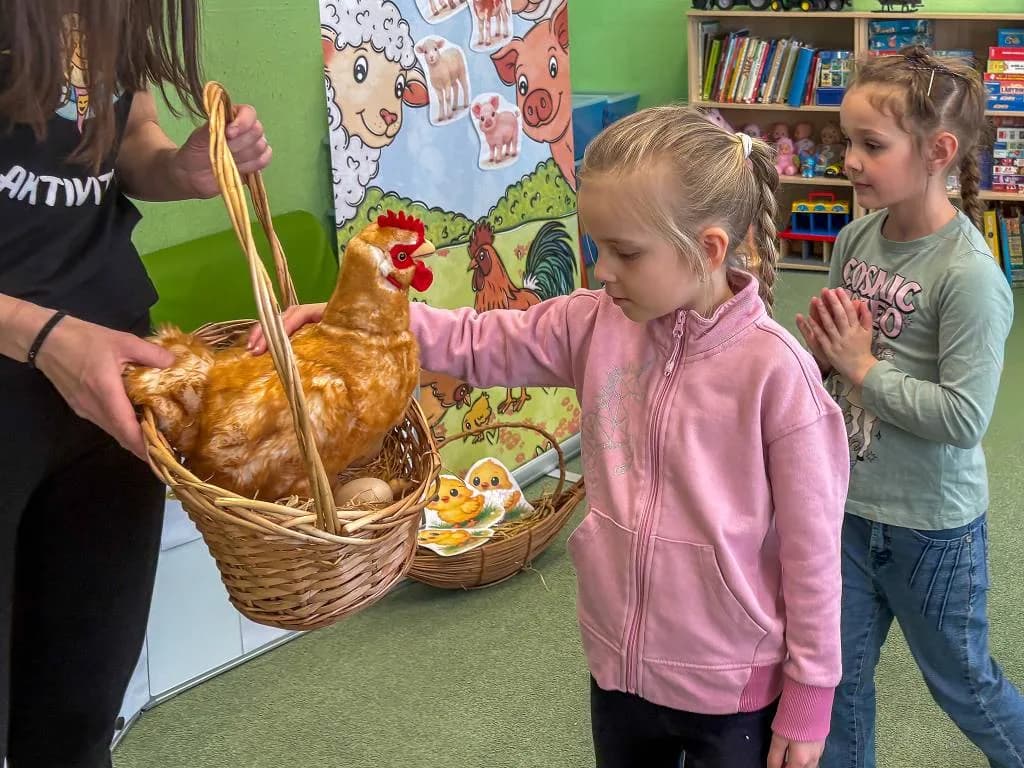 Fotografie z článku: Za kuřátky se zvířátky