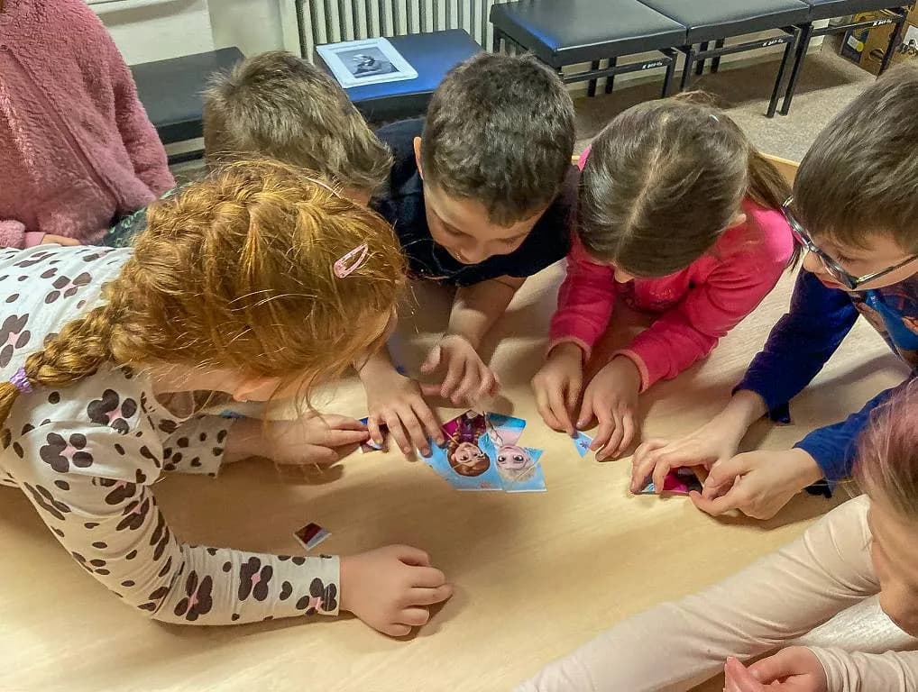 Fotografie z článku: Noc s Andersenem