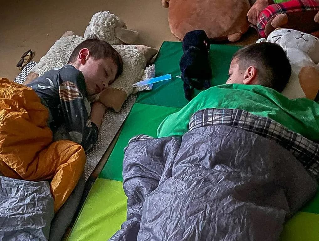 Fotografie z článku: Noc s Andersenem