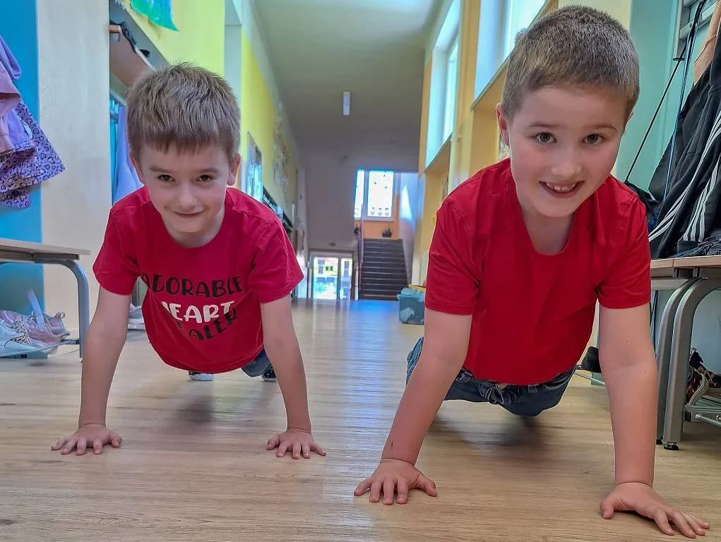 Fotografie z článku: Den dvojic a trojic 🧑🤝🧑