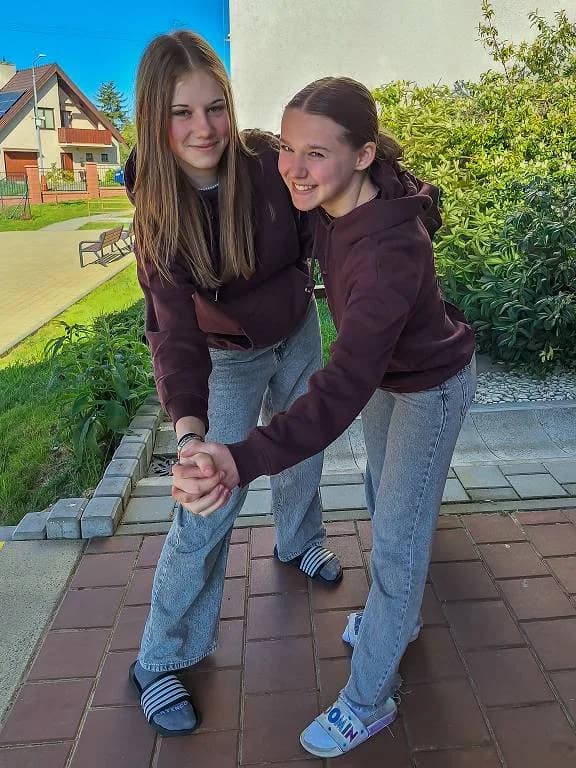 Fotografie z článku: Den dvojic a trojic 🧑🤝🧑