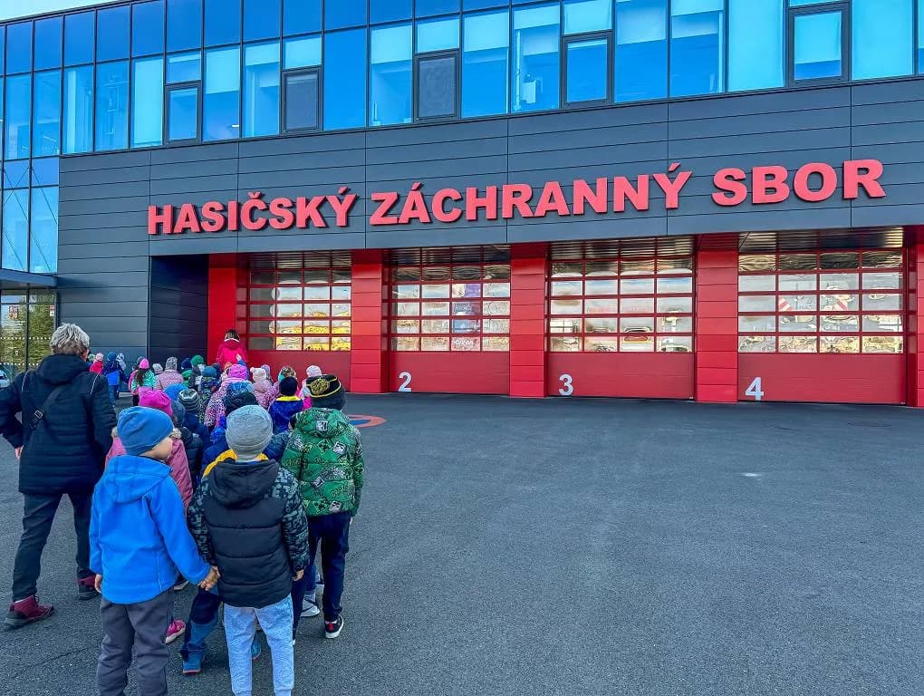 Fotografie z článku: Exkurze MŠ u hasičů v Přerově 🚒