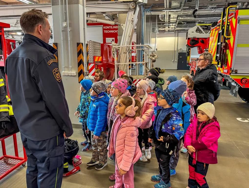 Fotografie z článku: Exkurze MŠ u hasičů v Přerově 🚒