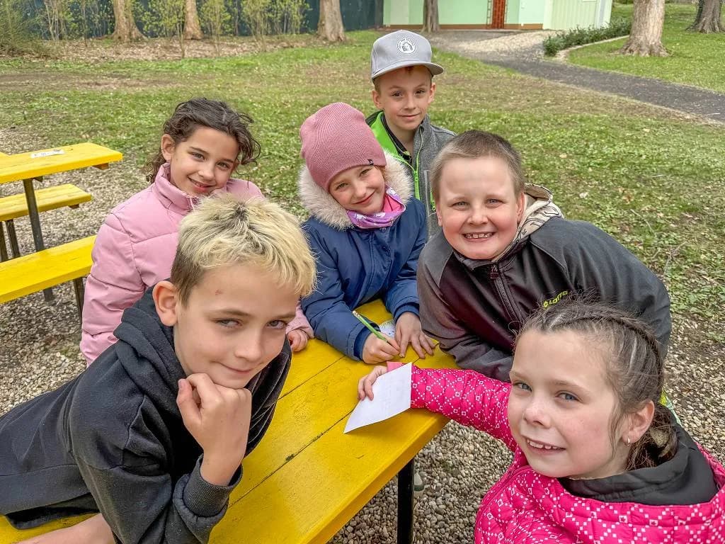 Fotografie z článku: Jarní pátračka ve ŠD Smajlíci a Veverky 🌿