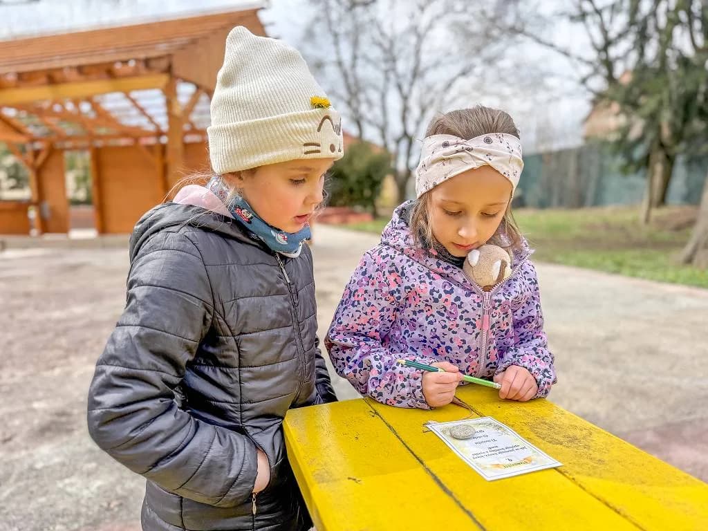 Fotografie z článku: Jarní pátračka ve ŠD Smajlíci a Veverky 🌿