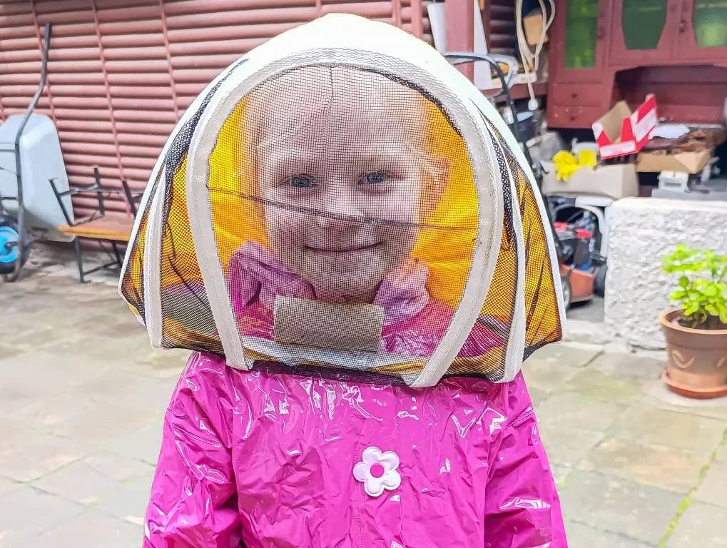 Fotografie z článku: Návštěva ll. A u pana včelaře Ščotky