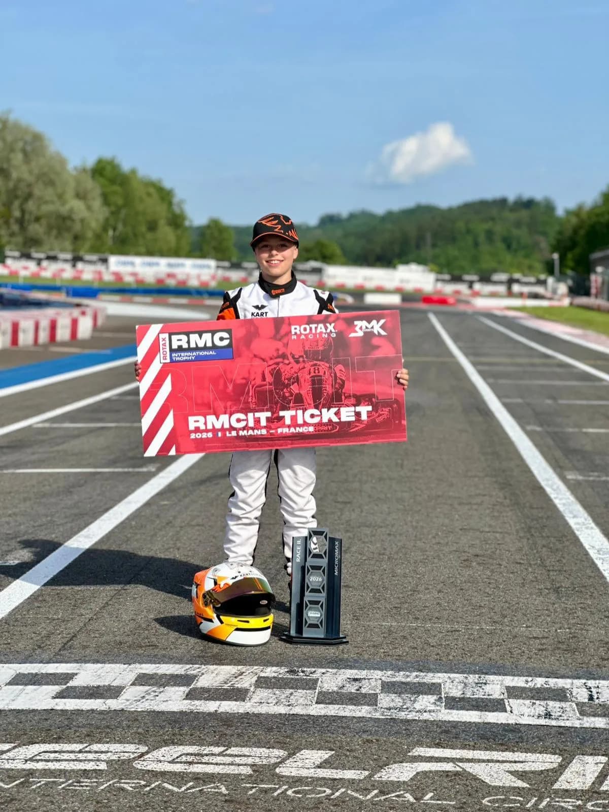 Žák naší školy na závodech Le Mans ve Francii