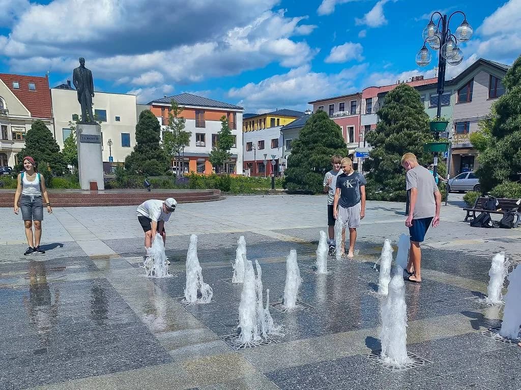 Fotografie z článku: Výlet VIII. B v Rožnově p. R.