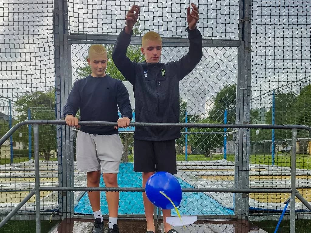 Fotografie z článku: Výlet VIII. B v Rožnově p. R.
