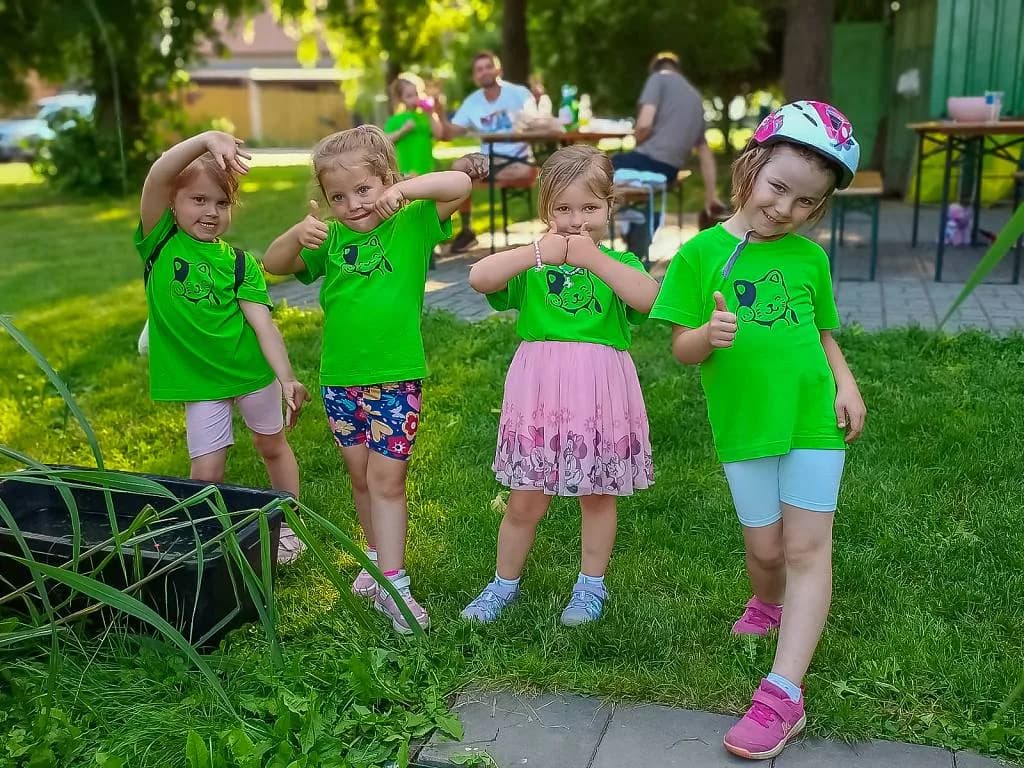 Fotografie z článku: Rozloučení se školním rokem s rodiči u rybníku